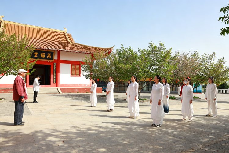 Silent Retreat in China: Finding Inner Peace Through Ancient Temple Traditions