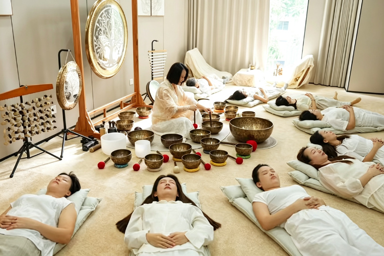 Singing Bowl Sound Meditation Experience at Guanghua Temple