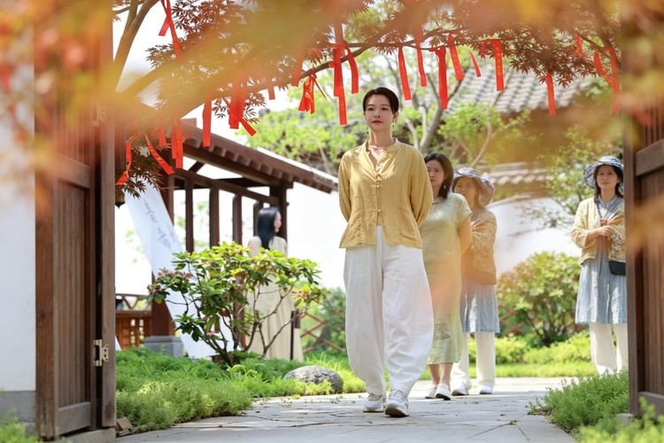 The Wisdom of Walking Meditation: Discovering Mindfulness Through Movement