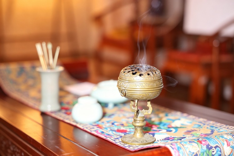 The Art of Chinese Incense: Discovering the Ancient Wisdom of Zhuan Xiang Culture