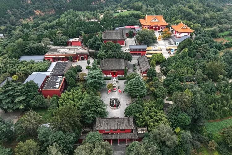 The Hidden Wisdom of Chinese Temple Architecture: How Space, Design, and Spirituality Connect